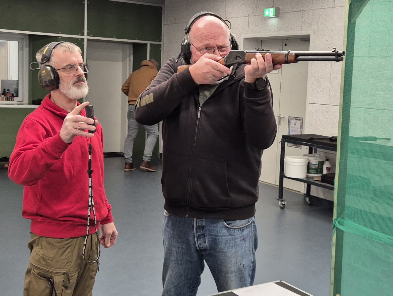 Langwaffentraining unter Aufsicht